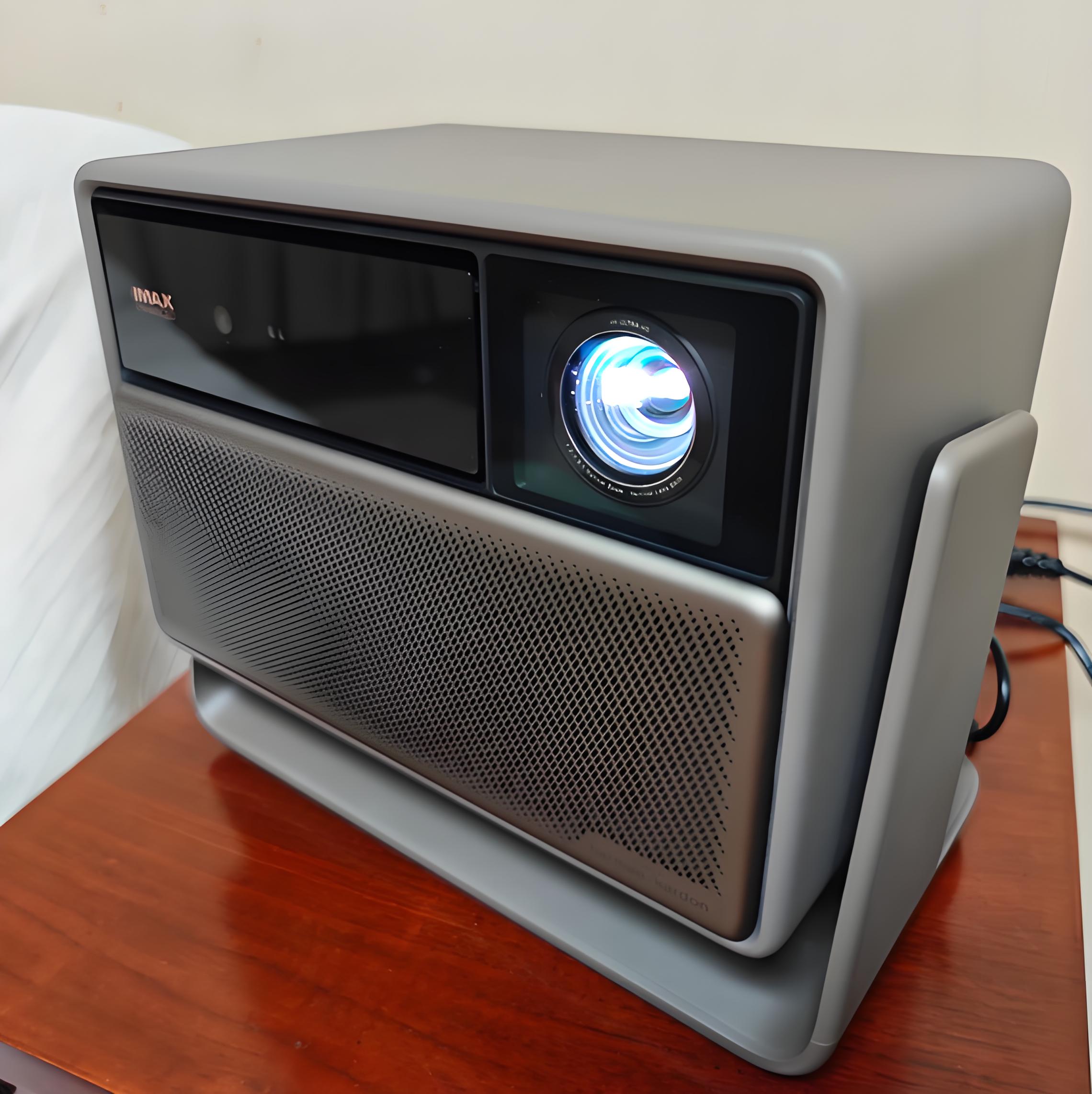جهاز عرض سينمائي XGIMI RS 20 U - مراجعة Home Cinema Xgimi وسعره